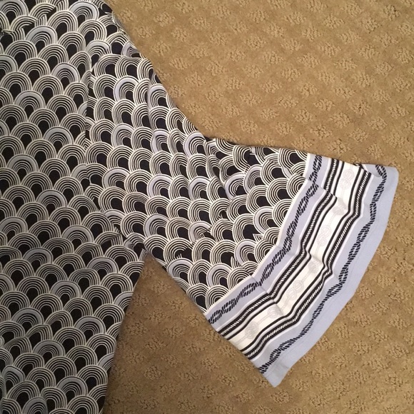 Blue Hues Gorgeous Top! - Picture 2 of 4